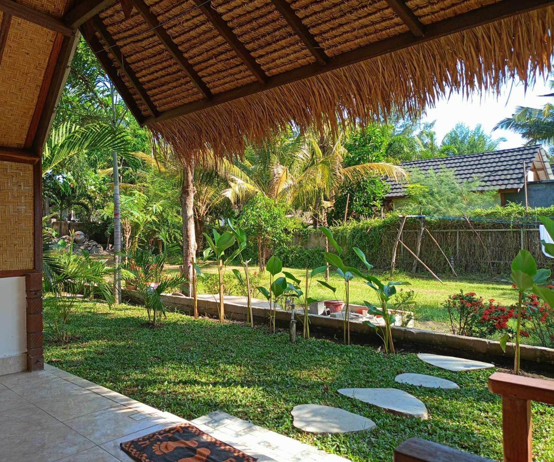 Bintang Tiga Bungalows Gili Air Esterno foto