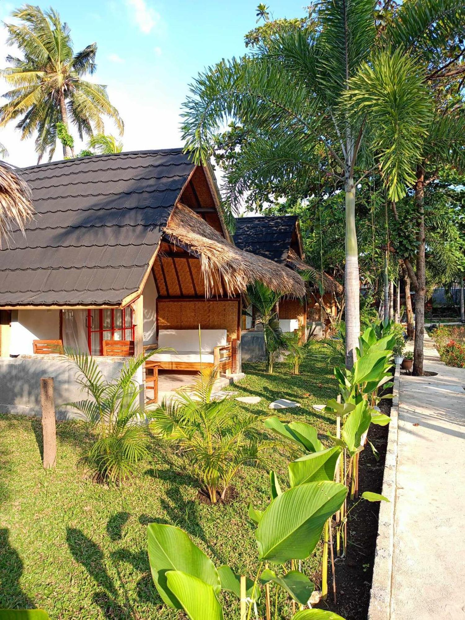 Bintang Tiga Bungalows Gili Air Esterno foto