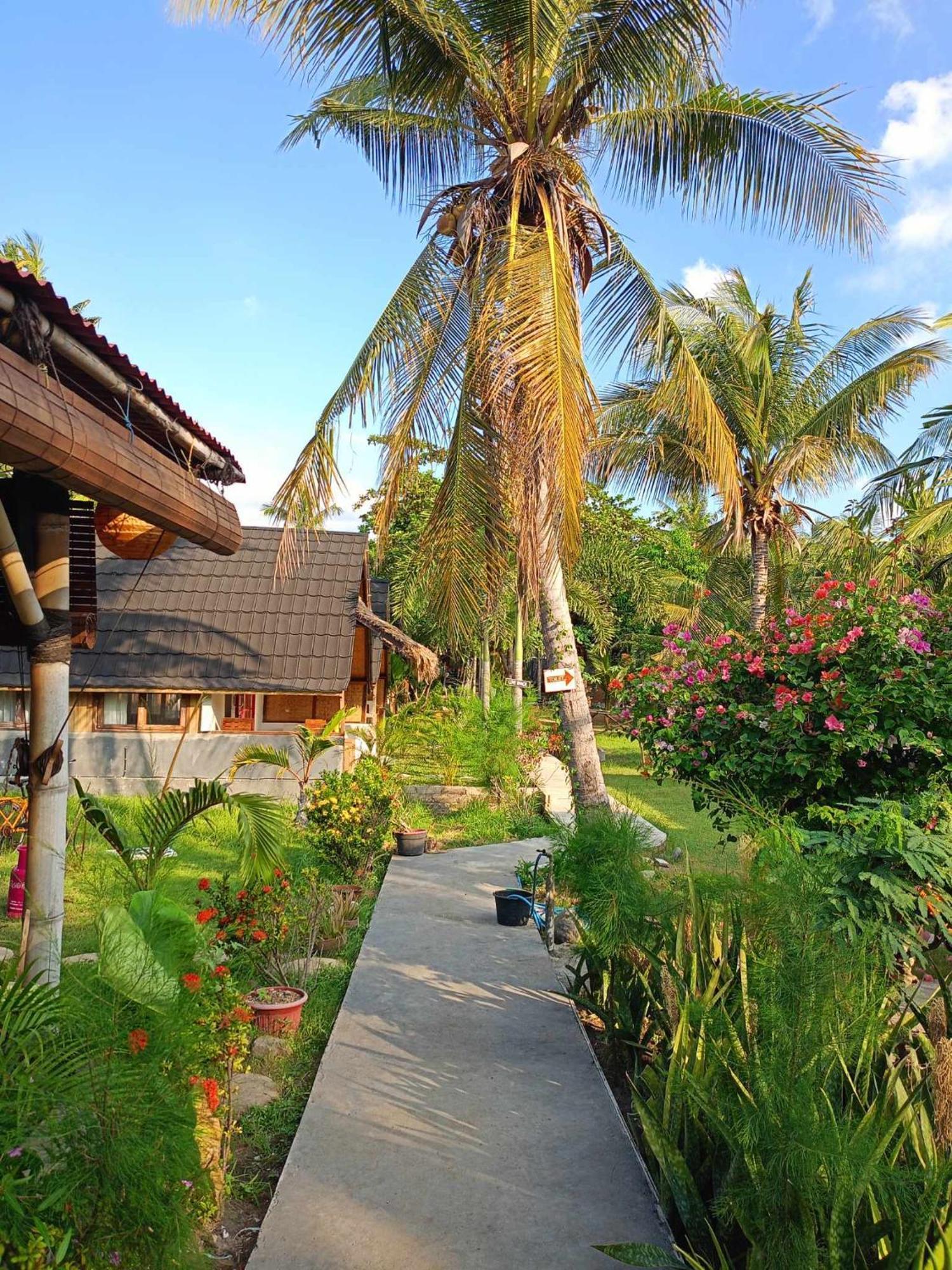 Bintang Tiga Bungalows Gili Air Esterno foto