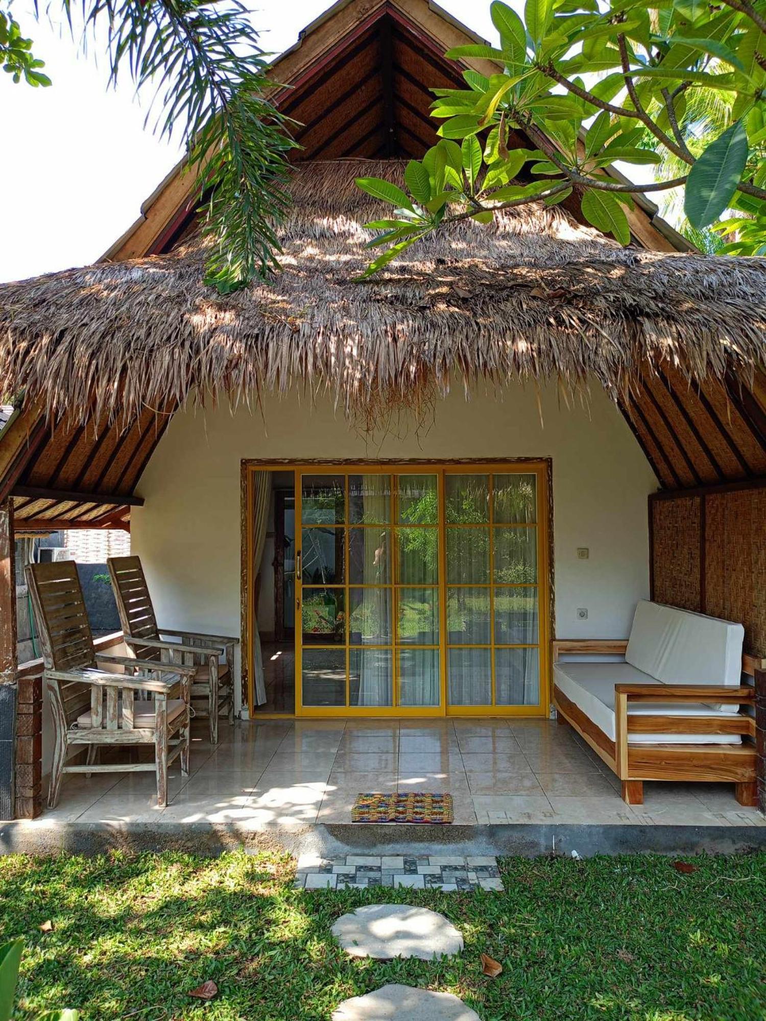 Bintang Tiga Bungalows Gili Air Esterno foto