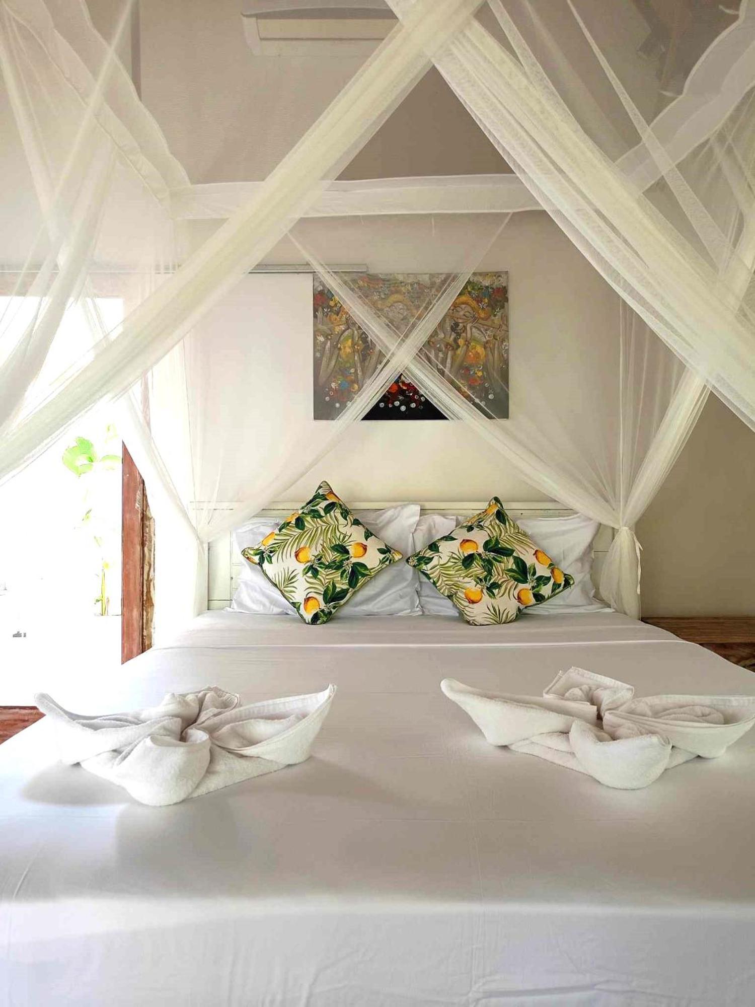 Bintang Tiga Bungalows Gili Air Esterno foto