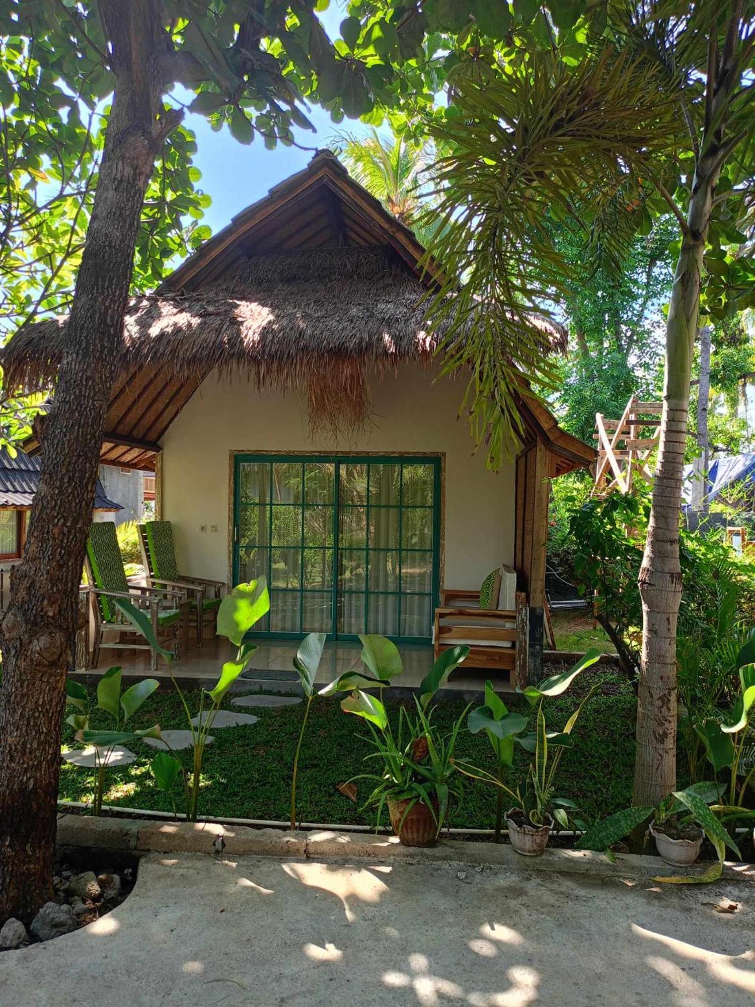 Bintang Tiga Bungalows Gili Air Esterno foto