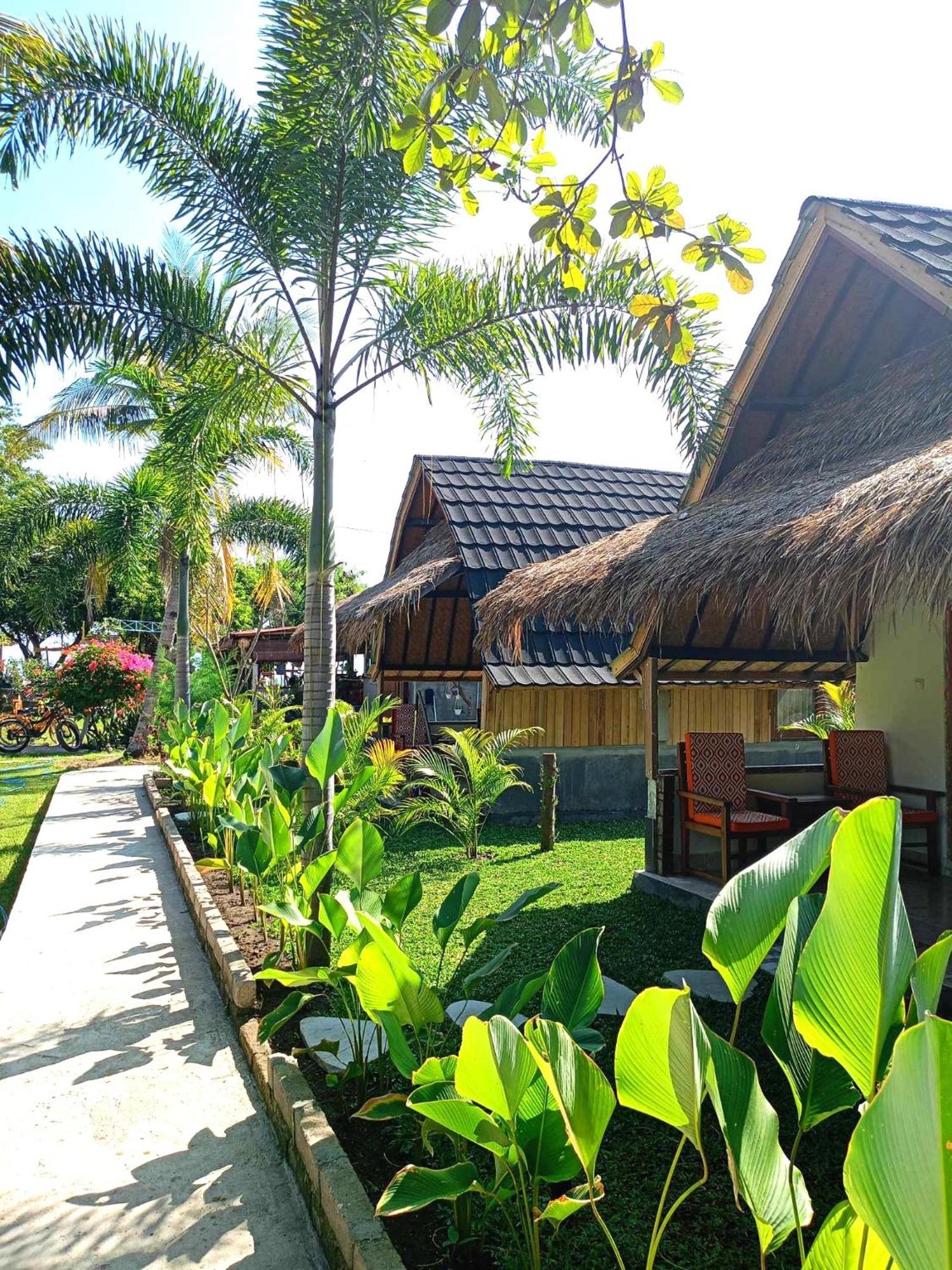 Bintang Tiga Bungalows Gili Air Esterno foto