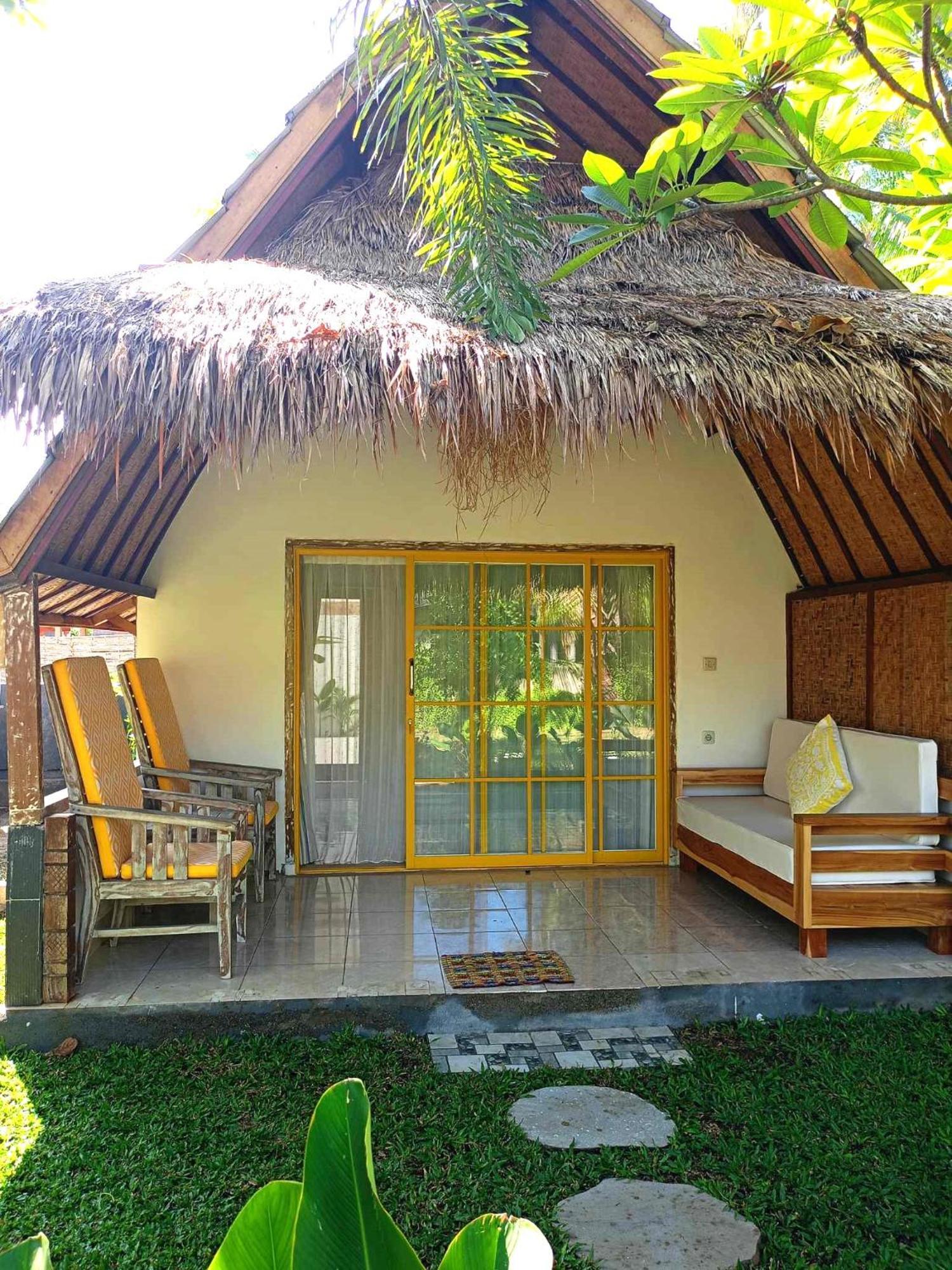 Bintang Tiga Bungalows Gili Air Esterno foto