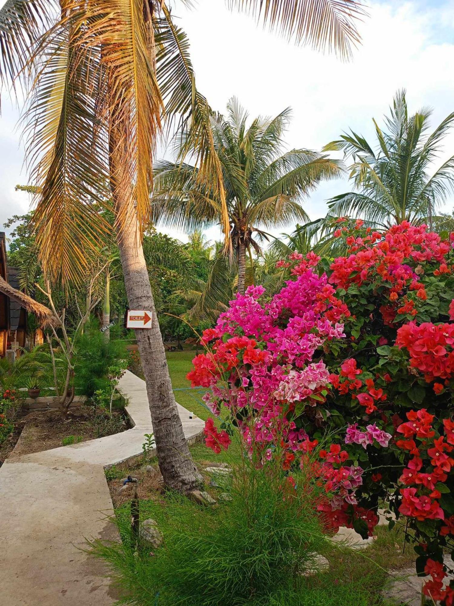 Bintang Tiga Bungalows Gili Air Esterno foto
