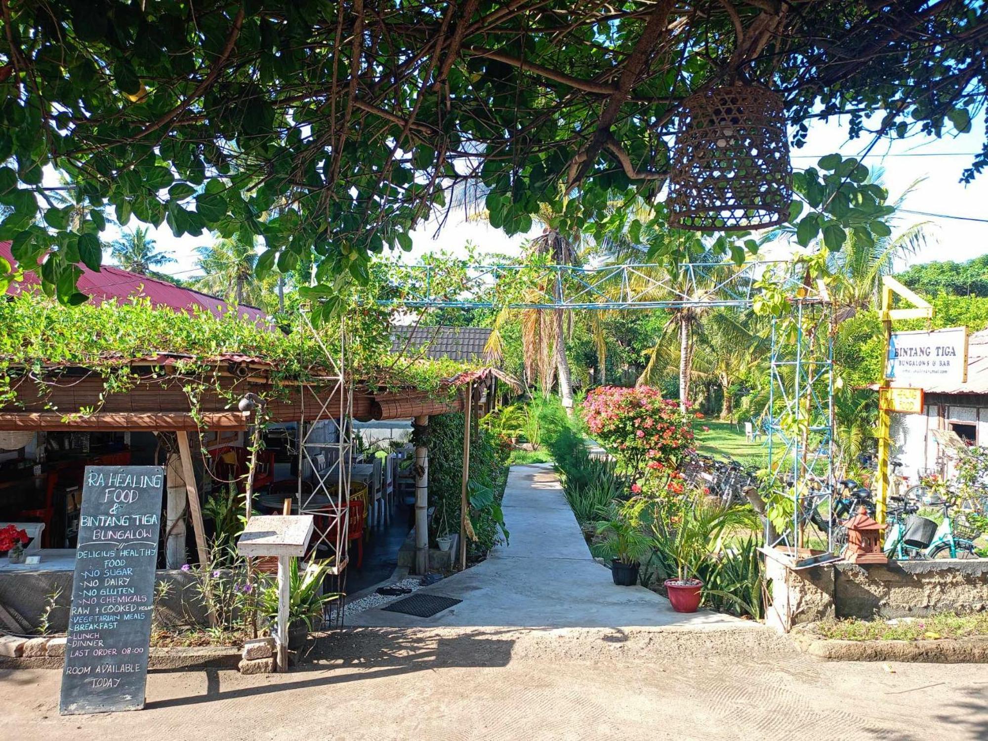 Bintang Tiga Bungalows Gili Air Esterno foto